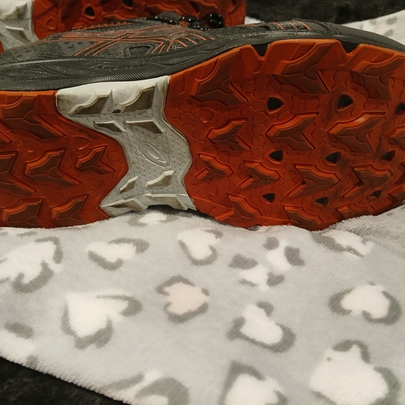 ASICS men size 11 - Picture 7 of 7